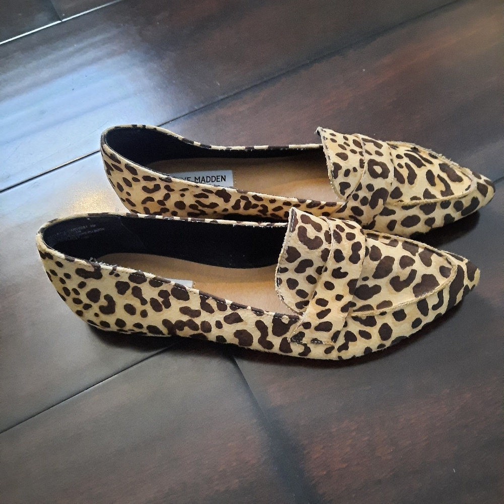 NWOB Steve Madden Leopard print calf hair pointed toe flats. Size 9.